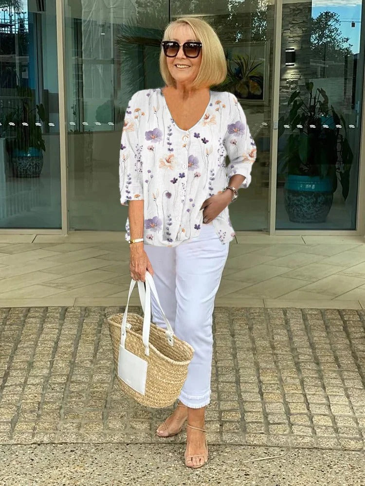 Teresa - Elegante Bloes met Bloemmotief en Knopen
