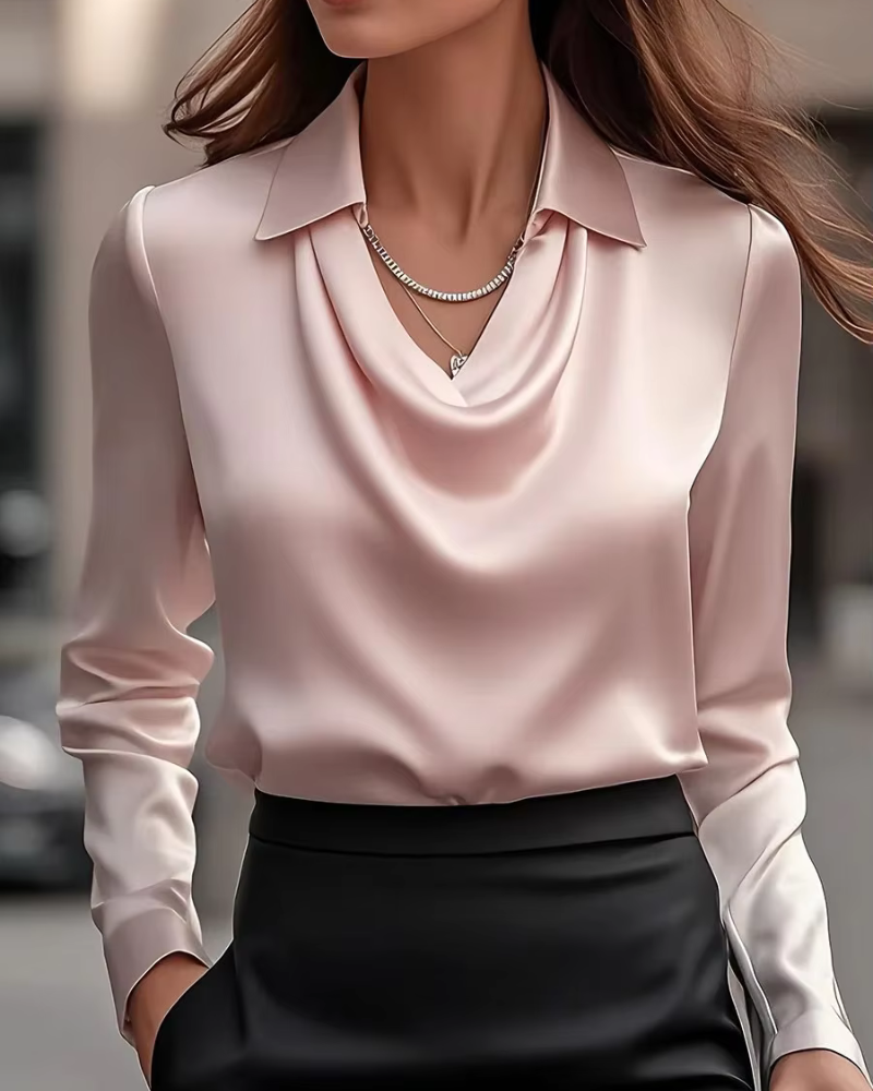 Félicie | Satijnen blouse met gedrapeerde halslijn