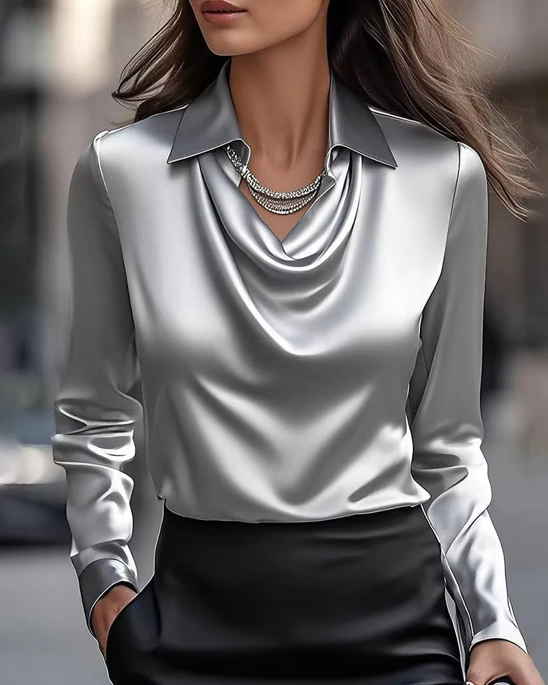 Félicie | Satijnen blouse met gedrapeerde halslijn