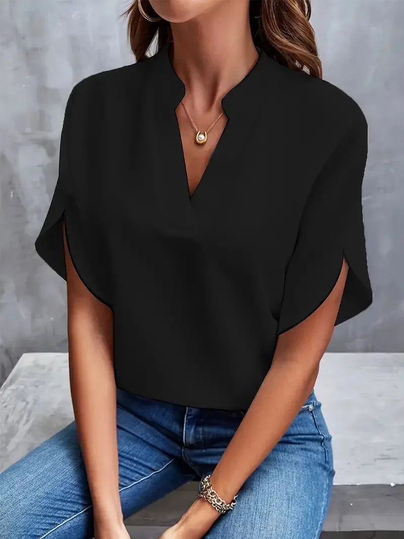 Bettina | Soepelvallende blouse met elegante V-hals