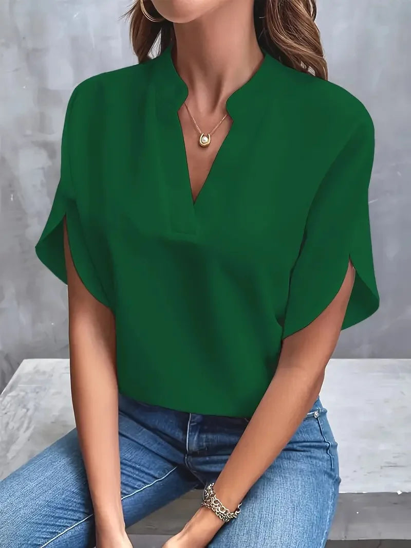 Bettina | Soepelvallende blouse met elegante V-hals