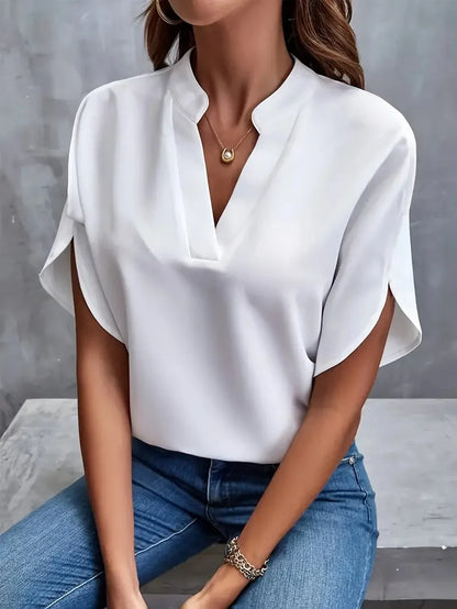 Bettina | Soepelvallende blouse met elegante V-hals