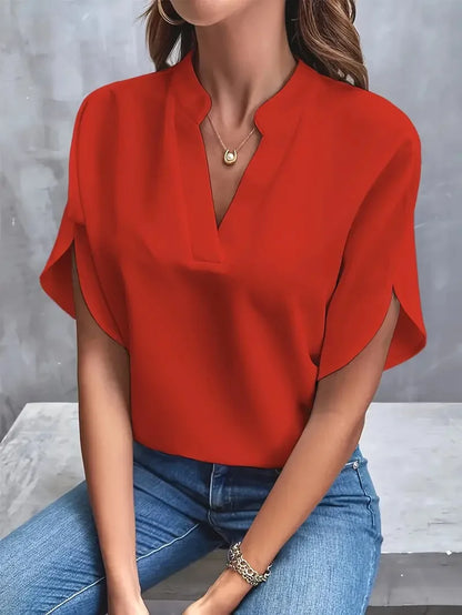 Bettina | Soepelvallende blouse met elegante V-hals