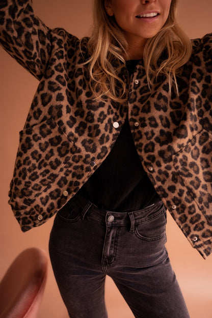 Léontine | Kort jasje met luipaardprint