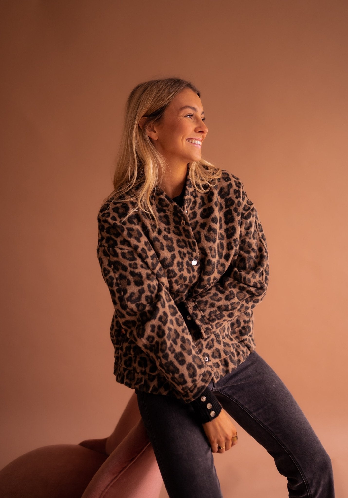 Léontine | Kort jasje met luipaardprint